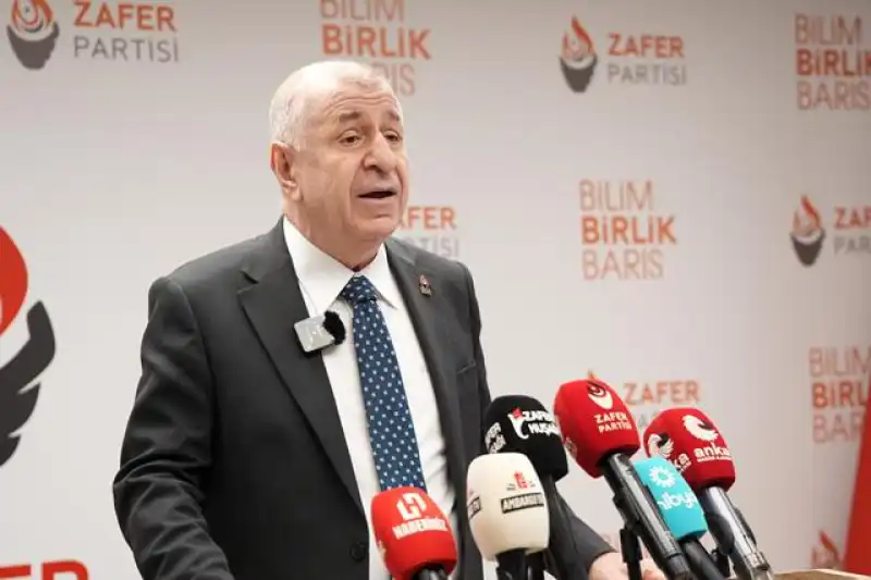 Özdağ: “Pkk'nın Sözde Onurunu Kurtarmak Için Türk Milletinin Gururunu Kırıyorsunuz”