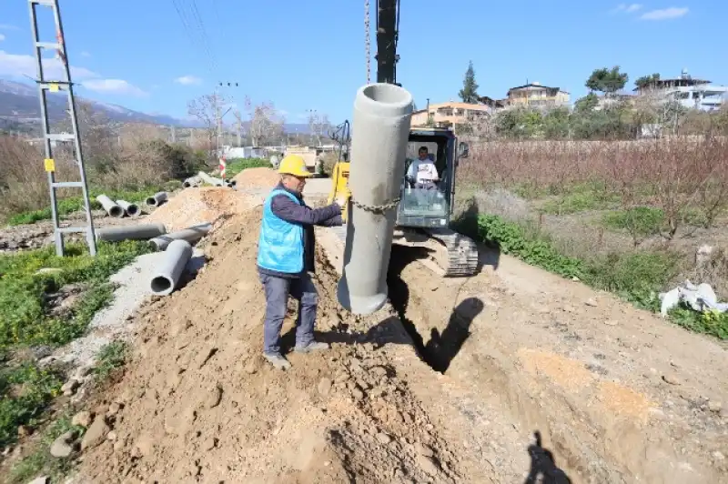 KIRIKHAN’DA 13 MAHALLEYE YENİ ALTYAPI
