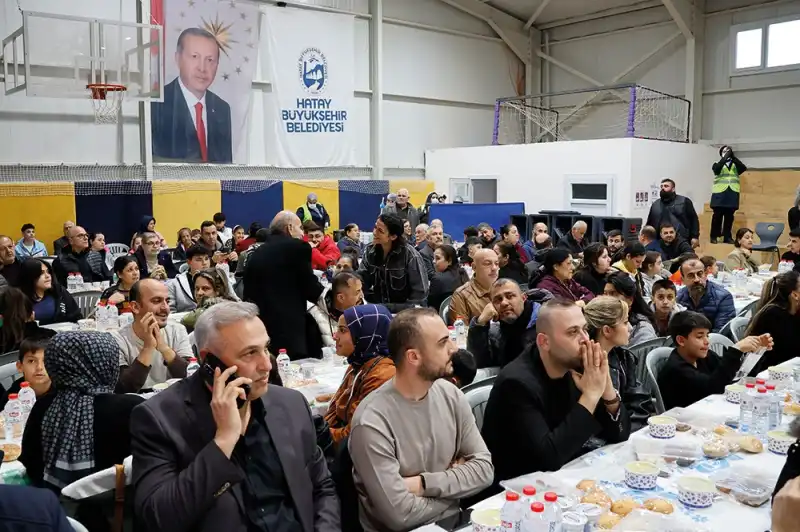 Başkan Öntürk Defne’de İftarda Vatandaşlarla Bir Araya Geldi