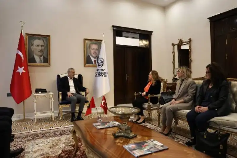 Öntürk Büyükelçi Kadzadej'i Ve Aa Genel Müdürü Karagöz’ü Makamında Ağırladı