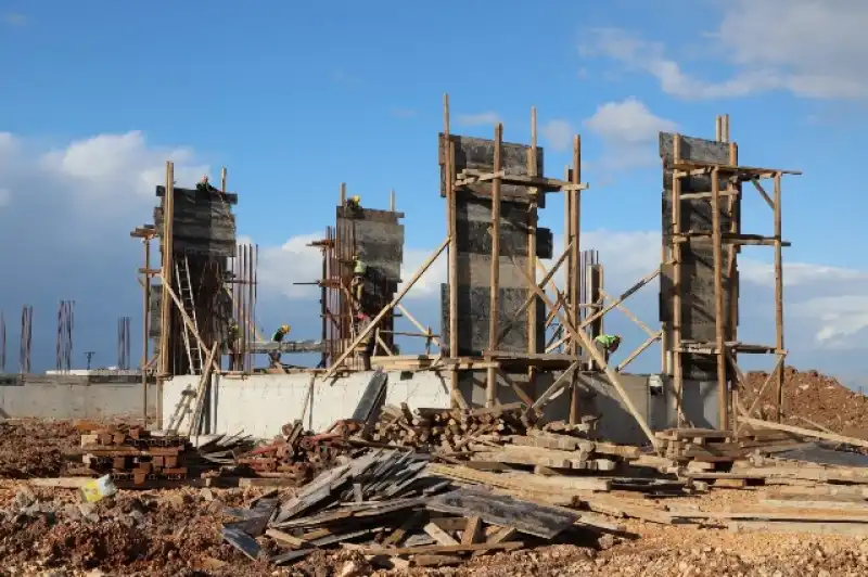 Kumlu Atıksu Arıtma Tesisi’nde çalışmalar Sürüyor 
