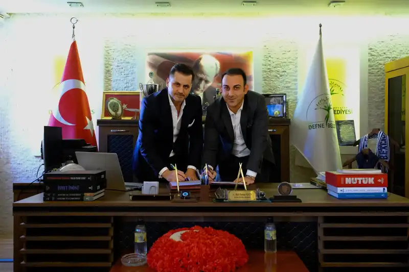 Başkan Özgün’den Defne’ye Kalıcı Bir Eser: Kültür Ve Sanat Merkezi Protokolü Imzalandı