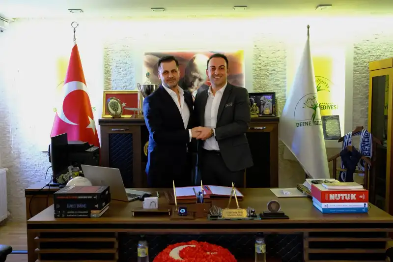 Başkan Özgün’den Defne’ye Kalıcı Bir Eser: Kültür Ve Sanat Merkezi Protokolü Imzalandı