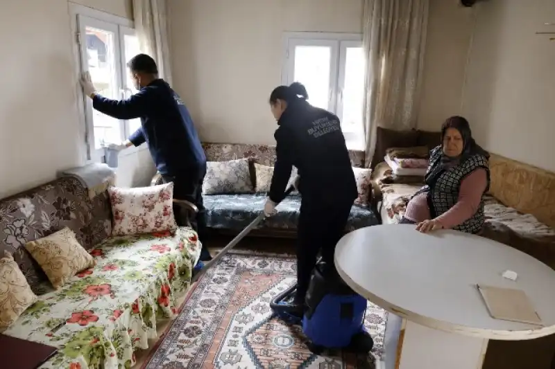 HBB 6 BİN 615 HANEDE TEMİZLİK YAPTI