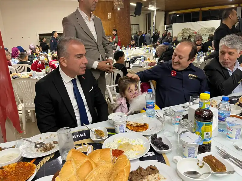 Kırıkhan’da Dünya Yetimler Gününde İftar Programı Düzenlendi, AFAD Genel Başkanı Pehlivan’a Fahri Hemşehrilik Beratı Verildi