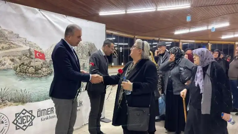 Kırıkhan Belediyesi Ulu Çınarlarımızla, Yeni Evlileri Aynı İftar Sofrasında Buluşturdu