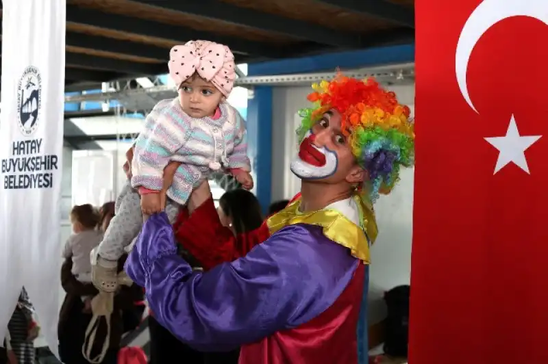 HBB’den İhtiyaç Haritası Konteyner Kenti’nde Çocuklara Bayram Etkinliği