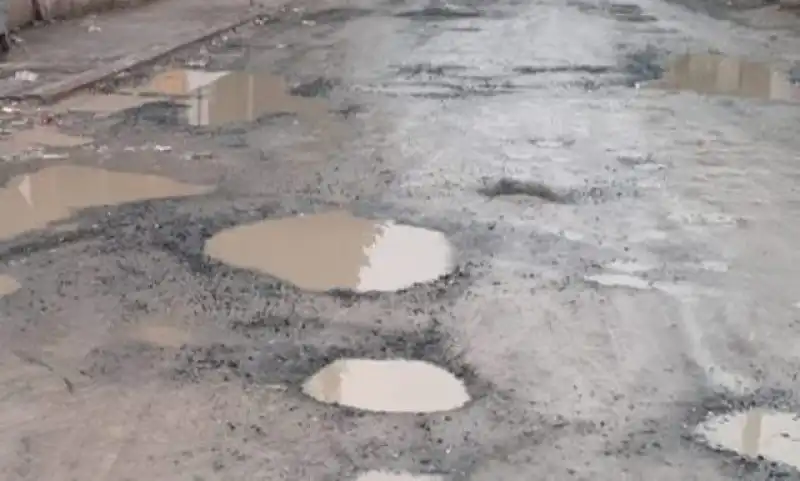 Hatay’da Yollar Köstebek Yuvasına Döndü