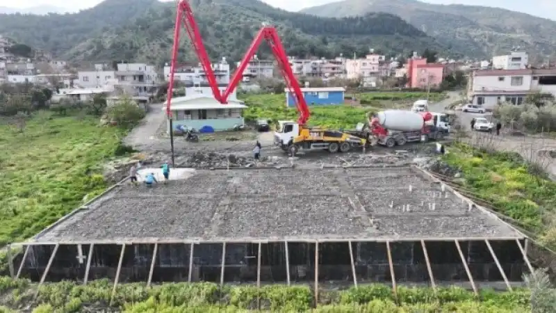 Arsuz’da Üçgüllük Çok Amaçlı Salon Yükseliyor