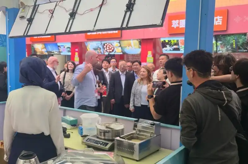 HBB, ÇİN’DE ORUK VE HAYTALI KEYFİ YAŞATTI