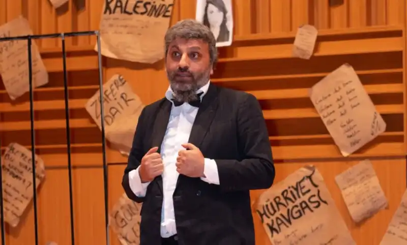 Epik Sanat Tiyatrosu Genel Sanat Yönetmeni Altunöz’den Açıklama