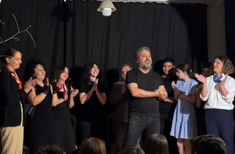 Epik Sanat Tiyatrosu Genel Sanat Yönetmeni Altunöz’den Açıklama