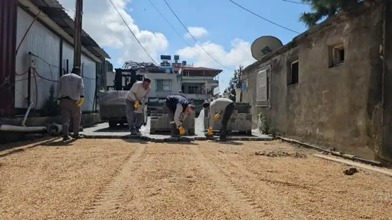 Samandağ’da Yol Yenileme çalışmaları Hız Kesmiyor