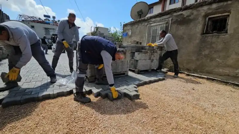 Samandağ’da Yol Yenileme çalışmaları Hız Kesmiyor