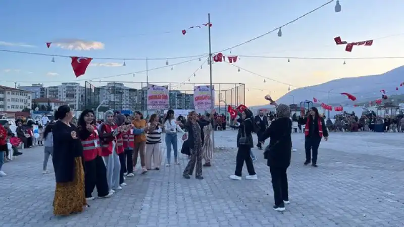 Kırıkhan’da Roman Kültürünün Coşkusu: Protokol Ve Vatandaşlar Aynı Halayda Buluştu