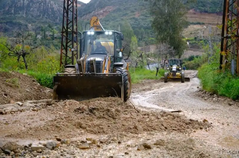 Defne Belediyesi’nden Sağanak Yağışa Anında Ve Kesintisiz Müdahale