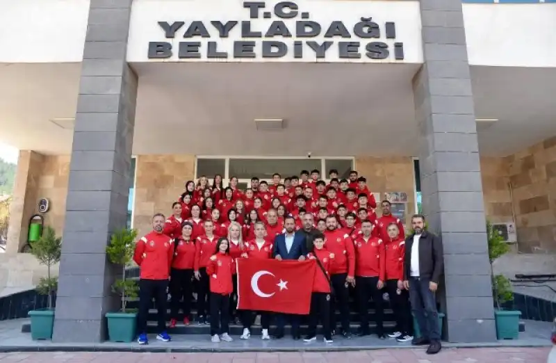 Yayladağı’ndan Dünya Sahnesine Türkiye’nin Altın Yumrukları Polonya Yolunda!