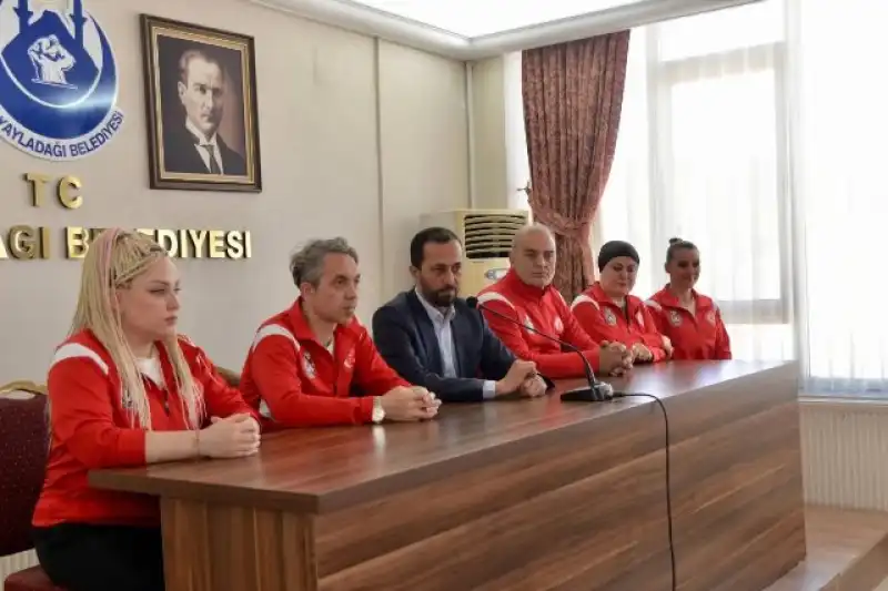 Yayladağı’ndan Dünya Sahnesine Türkiye’nin Altın Yumrukları Polonya Yolunda!