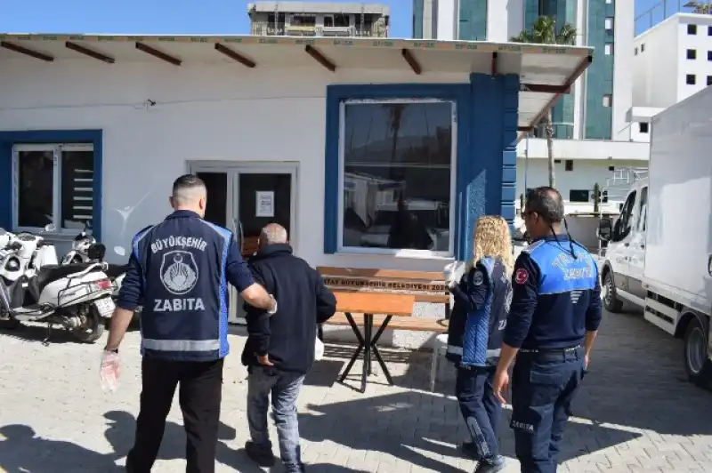 Hatay Büyükşehir Zabıtasından Dilencilerle Mücadele