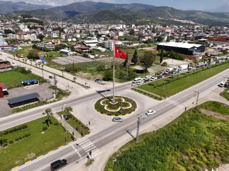 KAVŞAKLAR YENİLENİYOR, HATAY NEFES ALIYOR