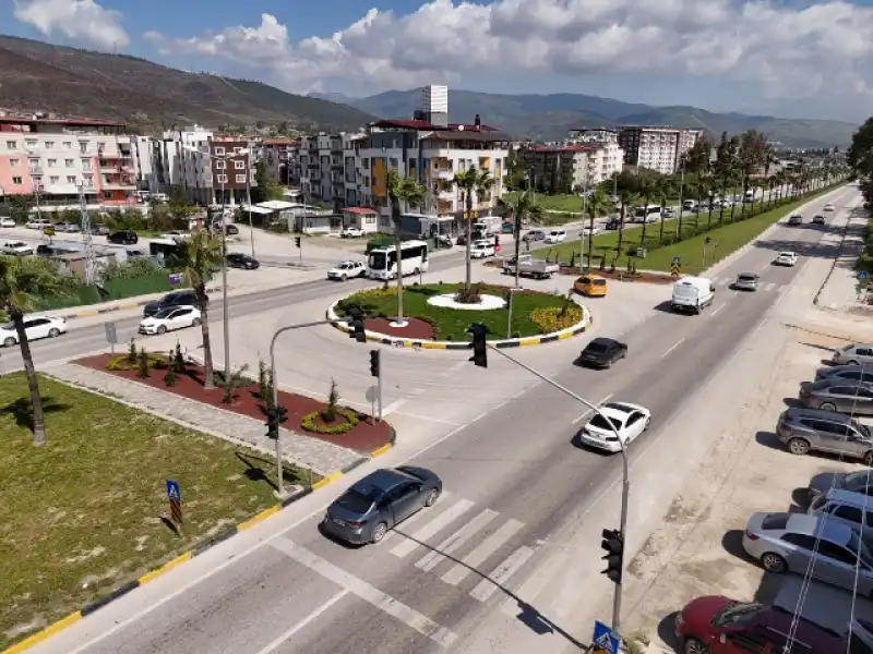 KAVŞAKLAR YENİLENİYOR, HATAY NEFES ALIYOR