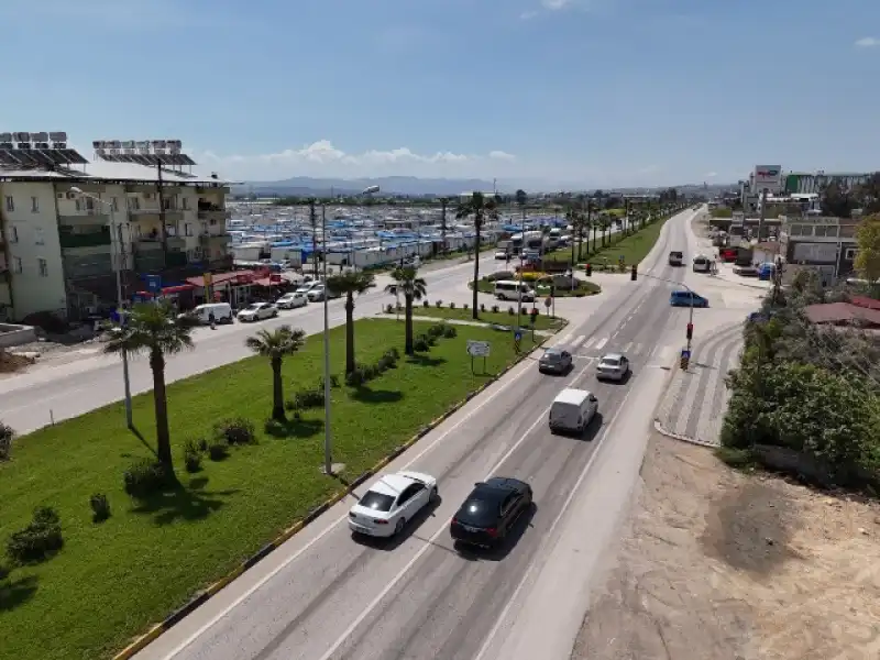 KAVŞAKLAR YENİLENİYOR, HATAY NEFES ALIYOR
