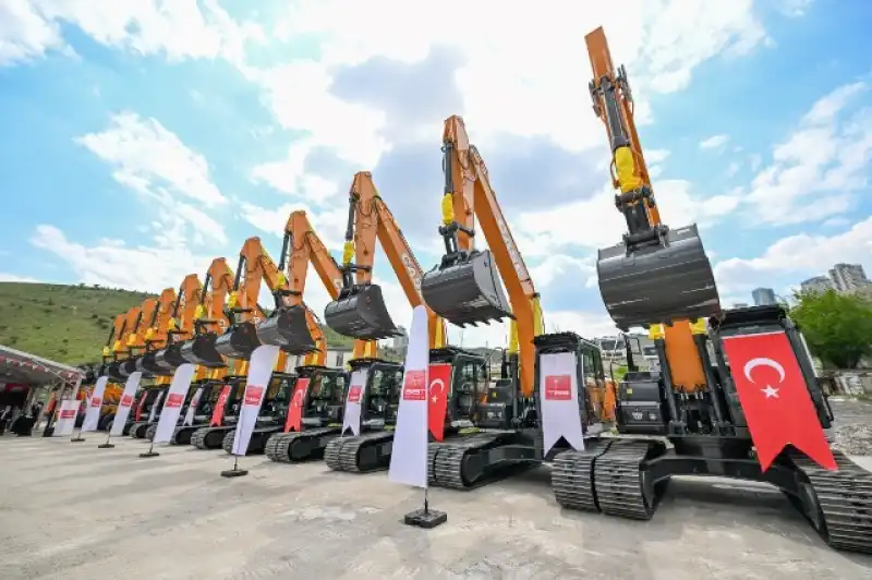 TBB’DEN 94 BELEDİYEYE 95 HİZMET ARACI