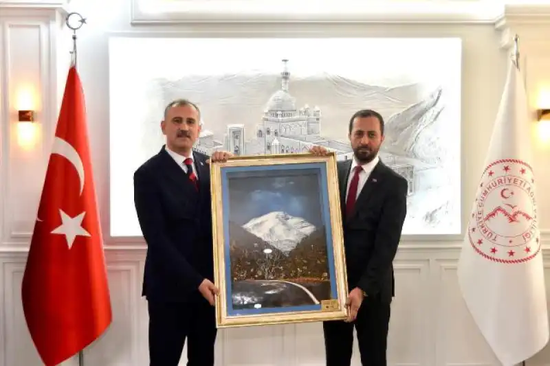 Yayladağı’lılardan Ağrı Valisi Bozkurt’a Ziyaret 