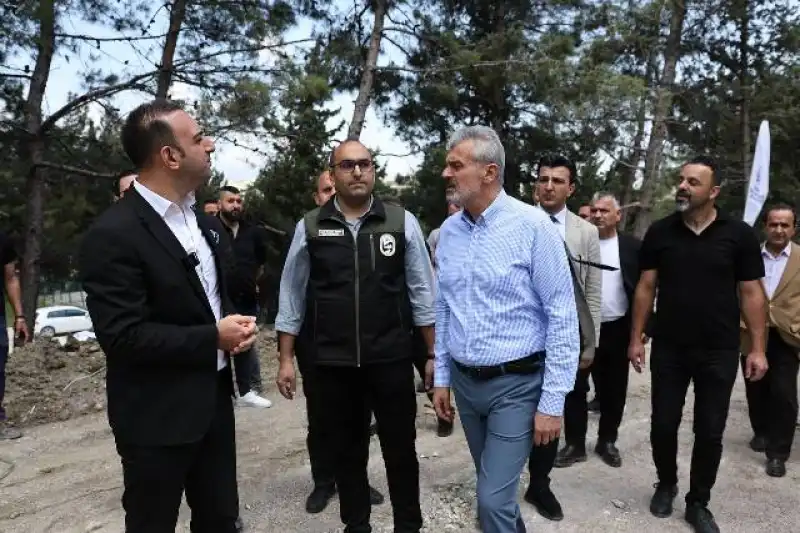 ÖNTÜRK, DEFNE’DE YATIRIMLARI YERİNDE İNCELEDİ