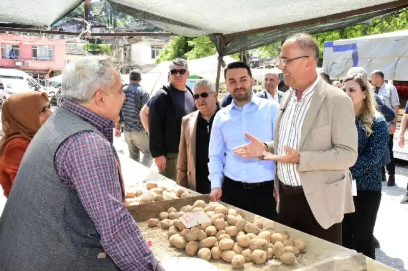 Başkan Yapar, Pazar Yerinde Vatandaşlar Ve Esnafla Buluştu