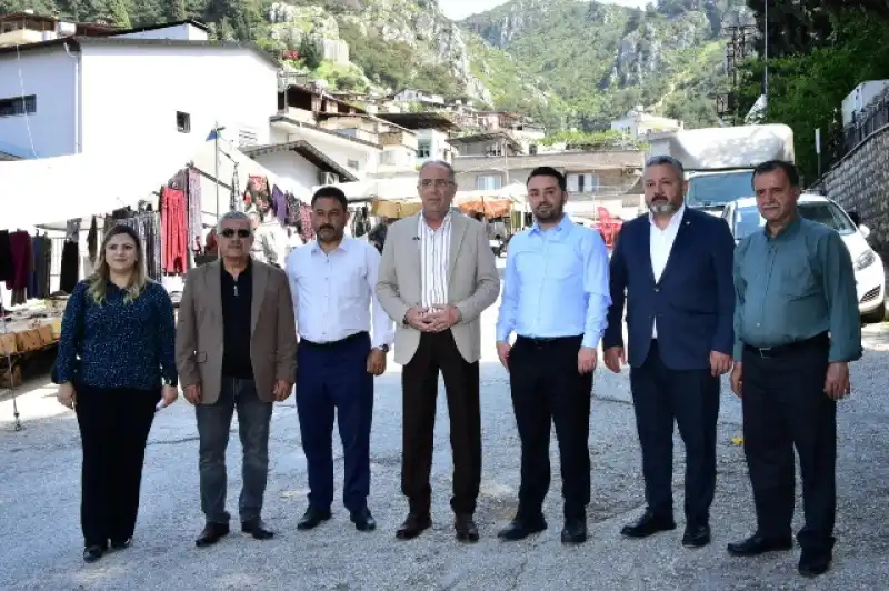 Başkan Yapar, Pazar Yerinde Vatandaşlar Ve Esnafla Buluştu