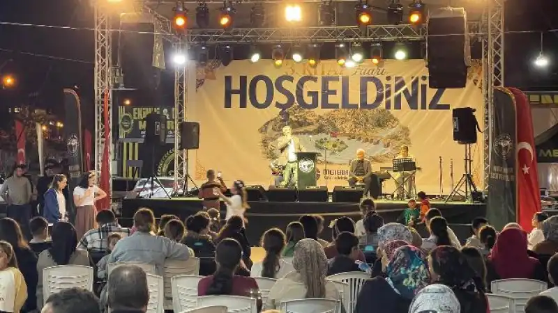 Kırıkhan’da Şenlik Havası: Çocuk Etkinlikleri Ve Türkülerle Unutulmaz Gece