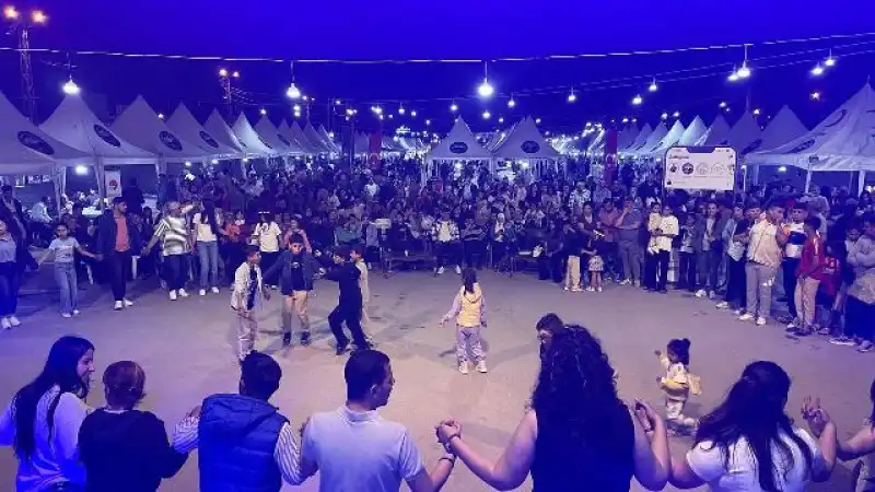 Kırıkhan’da Şenlik Havası: Çocuk Etkinlikleri Ve Türkülerle Unutulmaz Gece