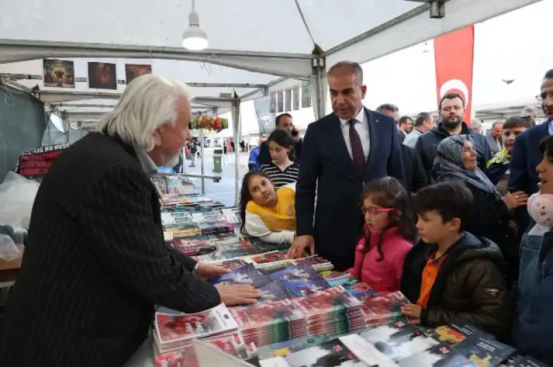 Kırıkhan’da Kültür Ve Edebiyat Buluşması: 3. Kitap Fuarı Açıldı
