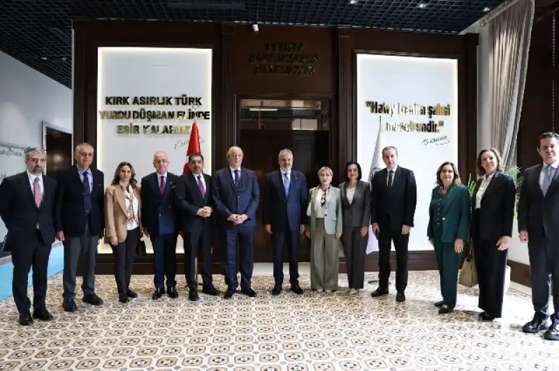BAŞKAN ÖNTÜRK İŞ İNSANLARINI AĞIRLADI