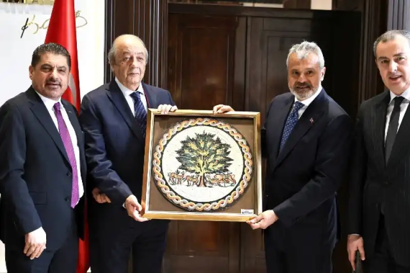 BAŞKAN ÖNTÜRK İŞ İNSANLARINI AĞIRLADI
