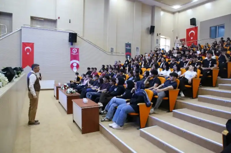 HBB, Öğrencileri Sınav Sürecinde Yalnız Bırakmıyor
