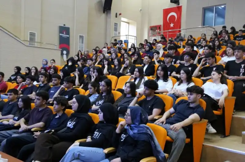 HBB, Öğrencileri Sınav Sürecinde Yalnız Bırakmıyor