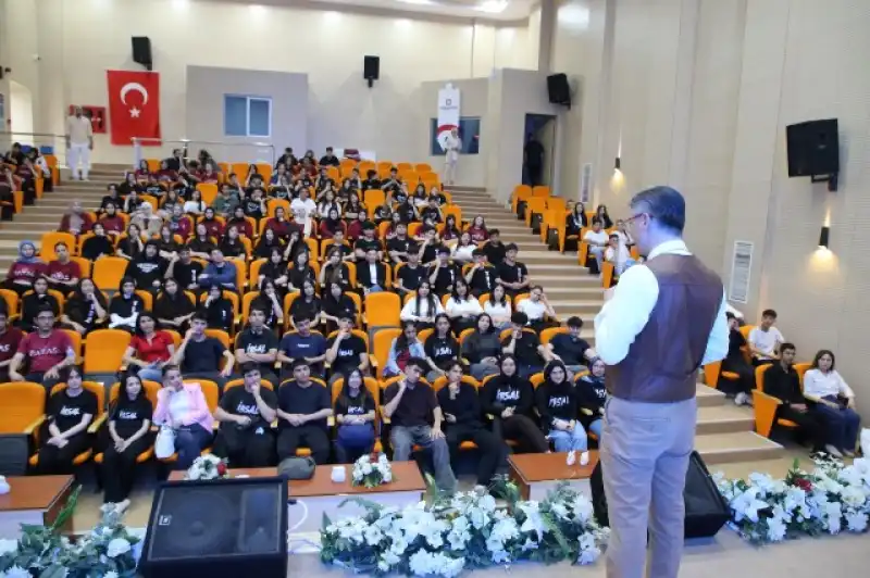 HBB, Öğrencileri Sınav Sürecinde Yalnız Bırakmıyor