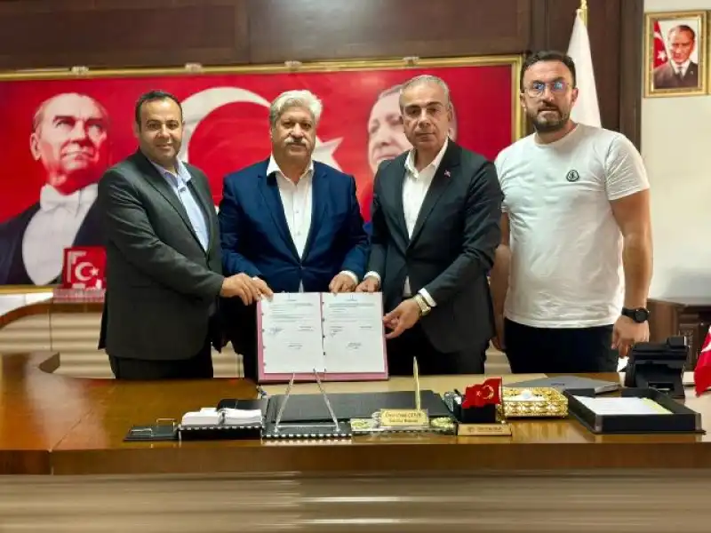 Kırıkhan Belediyesi Personeline Bayram Öncesi Çifte Destek