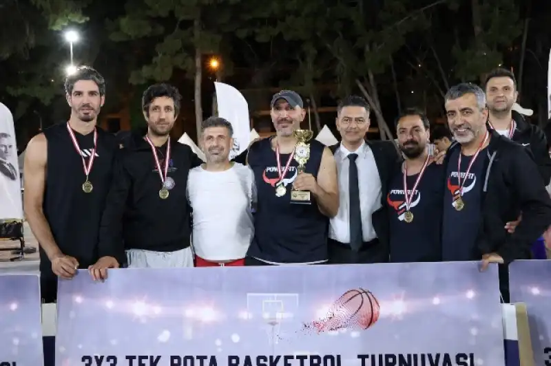 3X3 STREETBALL’DA ÖDÜLLER SAHİPLERİNİ BULDU