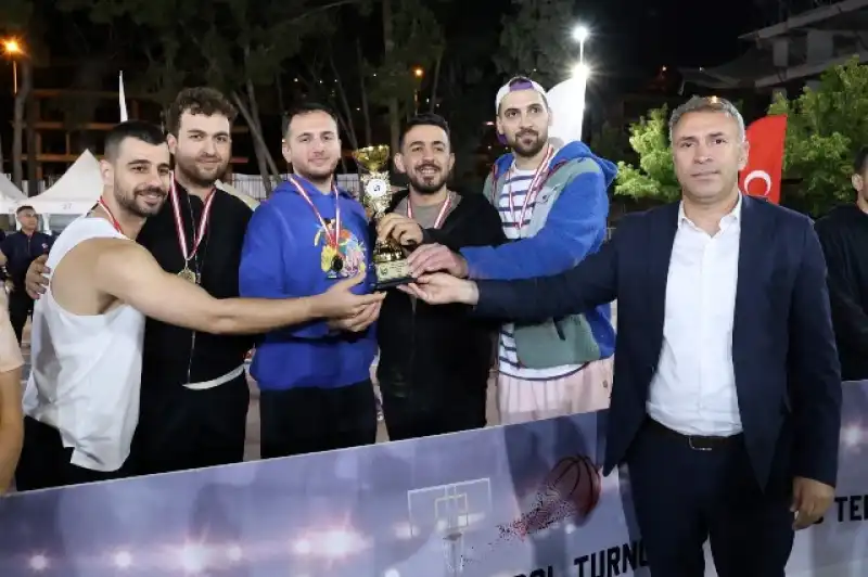 3X3 STREETBALL’DA ÖDÜLLER SAHİPLERİNİ BULDU
