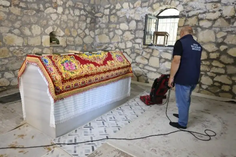 HBB’den Türbelerde Bayram Sonrası Temizlik