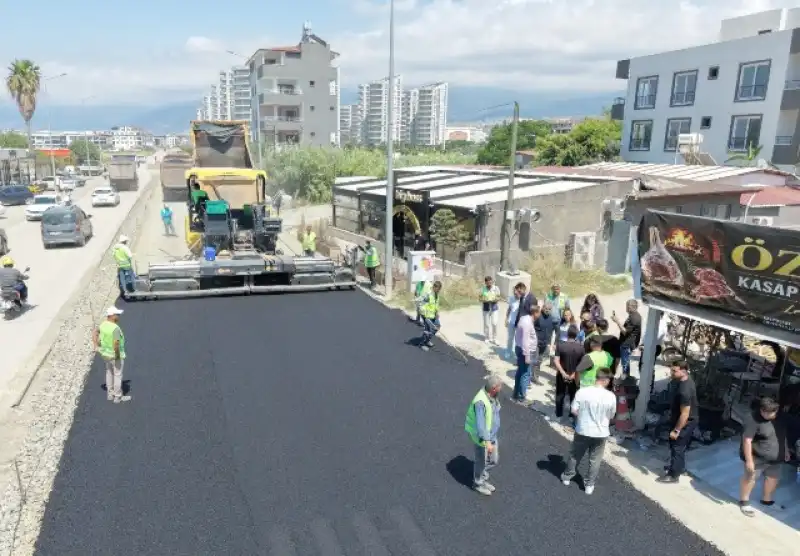 Başkan Öntürk Sahada Yol Çalışmalarını İnceledi