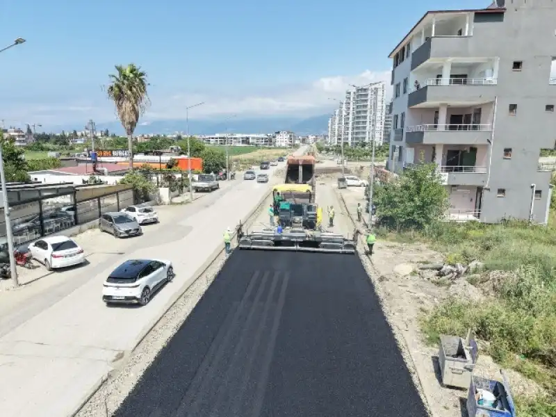 Başkan Öntürk Sahada Yol Çalışmalarını İnceledi