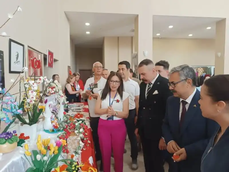 Erzin'de El Emeği Göz Nuru Eserler Görücüye Çıktı