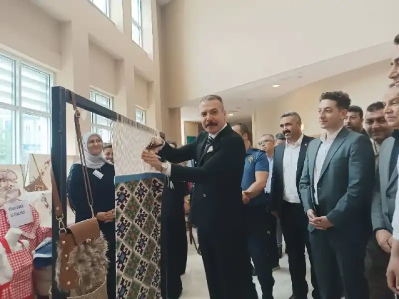 Erzin'de El Emeği Göz Nuru Eserler Görücüye Çıktı