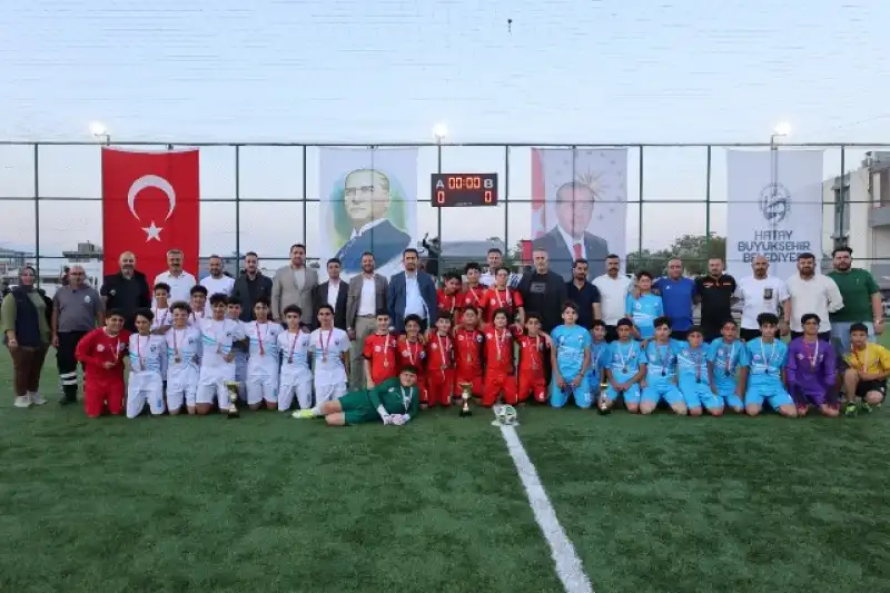 HBB’NİN HALI SAHALARI TURNUVAYLA HİZMETE AÇILDI