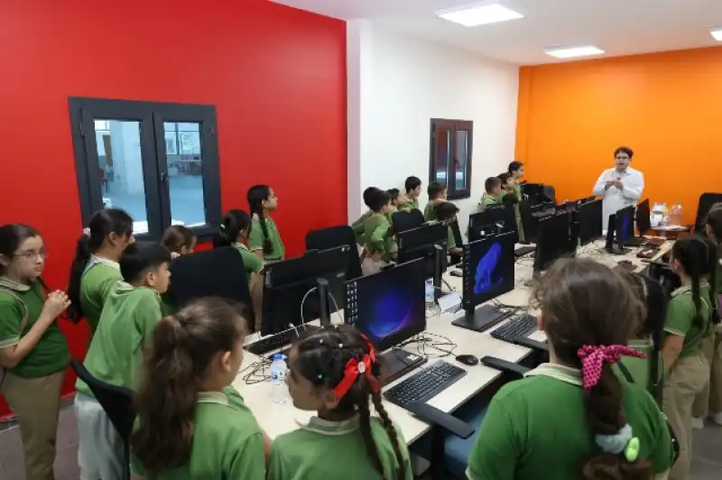 Minik Öğrenciler Hatay Bilim Merkezi’nde Bilimle Buluştu