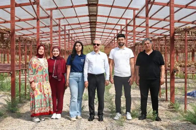 Rektör Eren, Asi Nehri Ve Gölbaşı Gölü'nde Yürütülen Su Sümbülü Rehabilitasyon çalışmalarını Yerinde Inceledi
